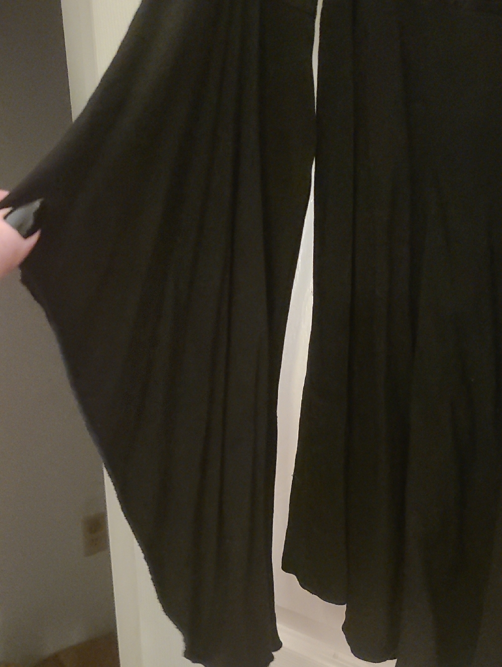 Black Lace-Up Flowy Tunic Top - Picture 3 of 3